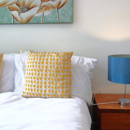 Walsgrave Road Apartment - 5 Beds - Free Parking & Wi-Fi Ковентри Экстерьер фото