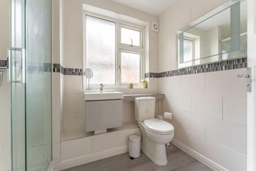 Walsgrave Road Apartment - 5 Beds - Free Parking & Wi-Fi Ковентри Экстерьер фото