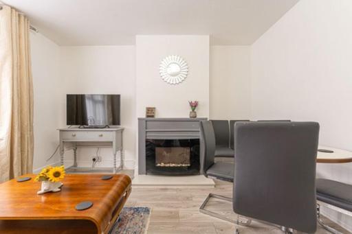 Walsgrave Road Apartment - 5 Beds - Free Parking & Wi-Fi Ковентри Экстерьер фото